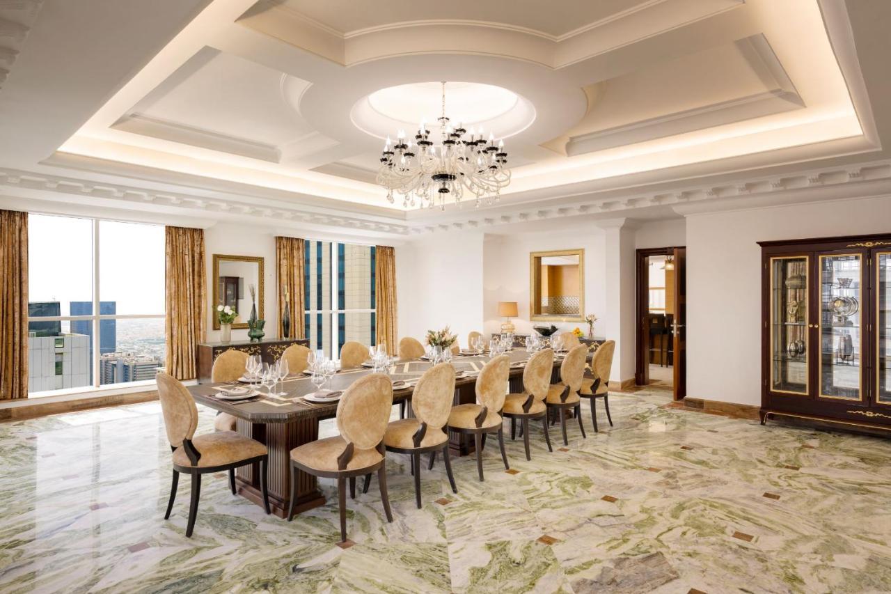 Dusit Hotel & Suites - Doha Bagian luar foto The dining room