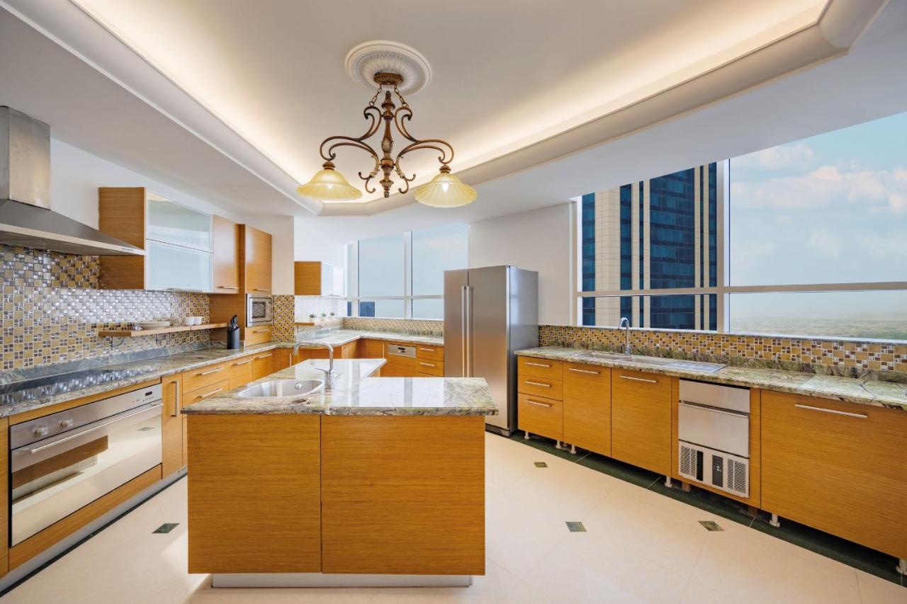 Dusit Hotel & Suites - Doha Bagian luar foto A modern kitchen