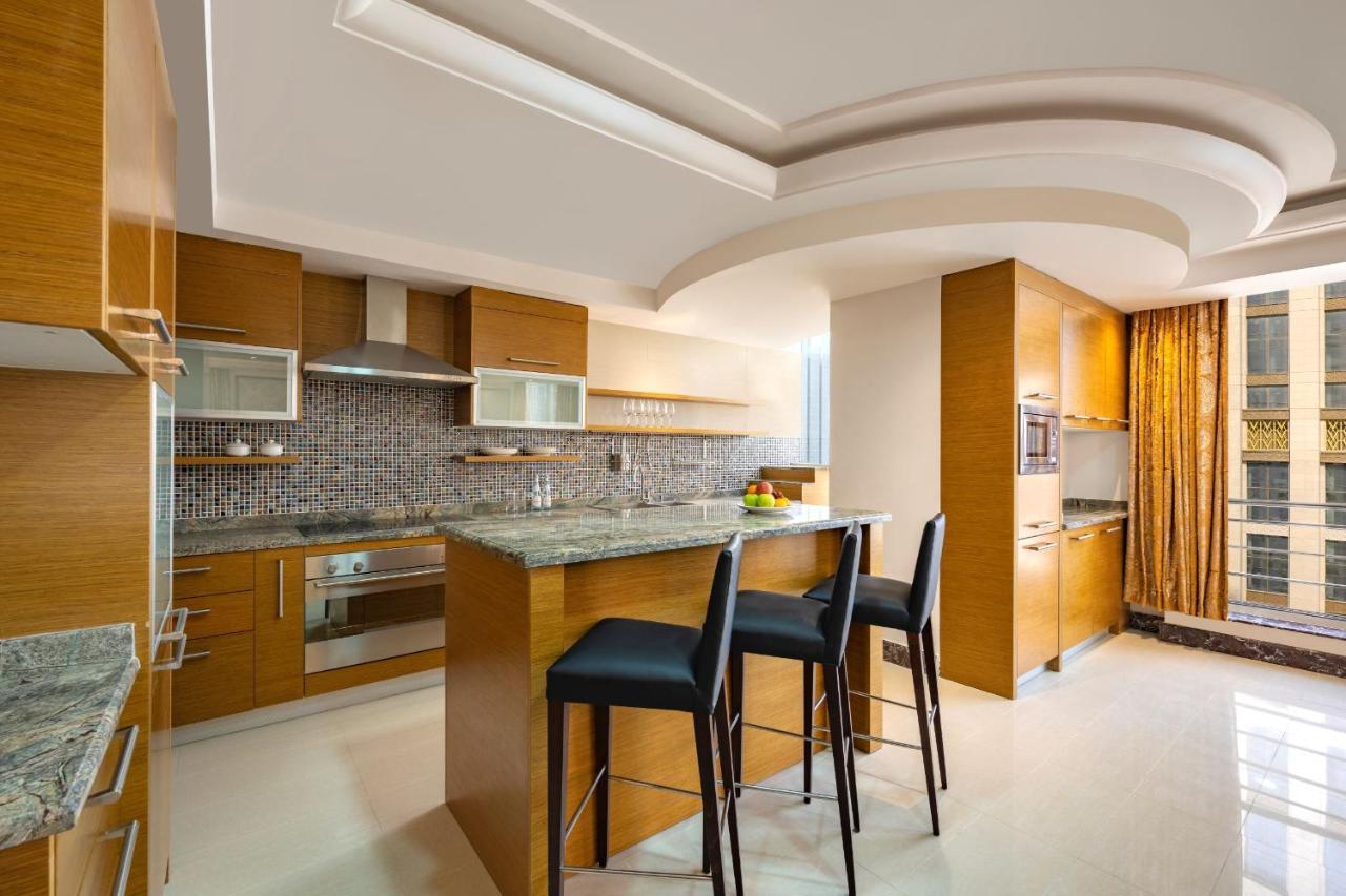 Dusit Hotel & Suites - Doha Bagian luar foto A modern kitchen