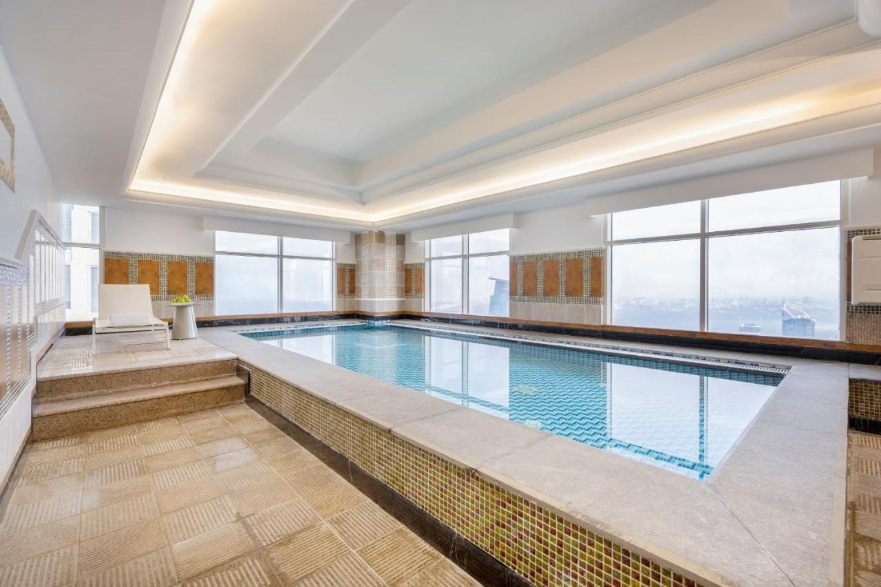Dusit Hotel & Suites - Doha Bagian luar foto The pool at the 88th floor